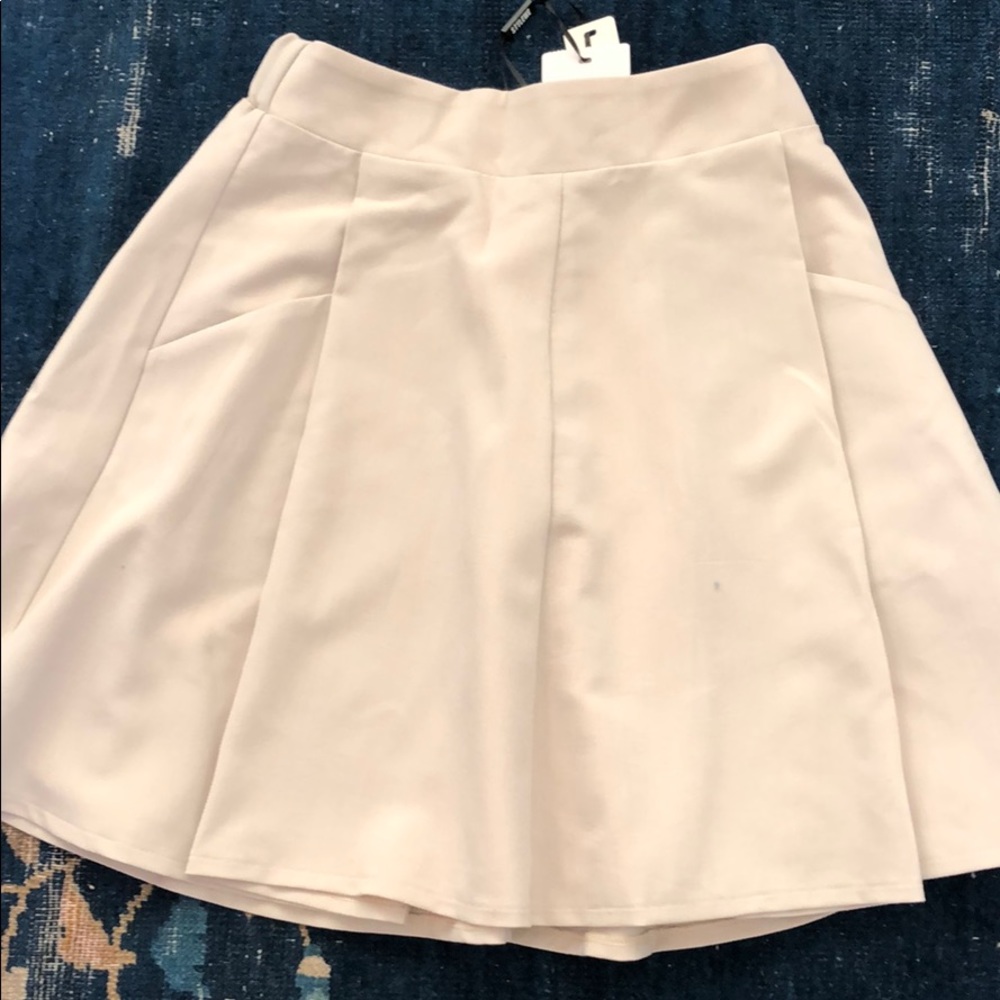 Mini skirt with pockets!